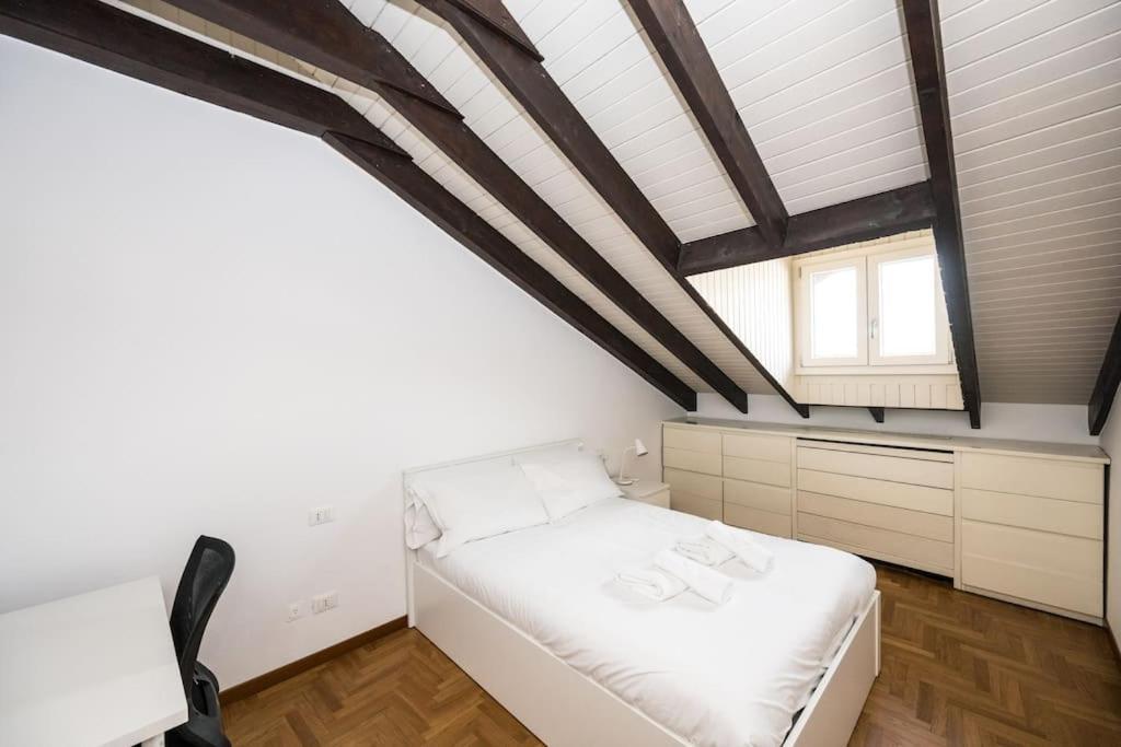 Wonderfull Two Floors Apartment Navigli Milão Exterior foto