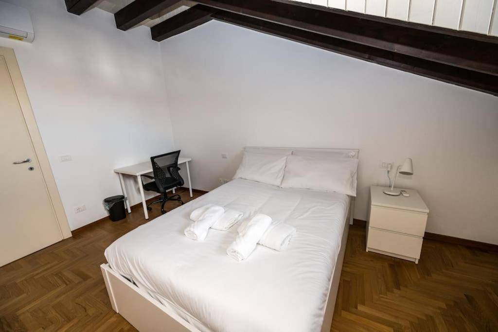 Wonderfull Two Floors Apartment Navigli Milão Exterior foto