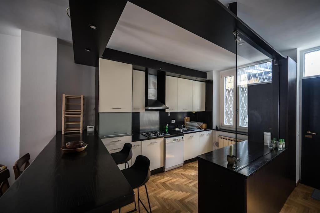 Wonderfull Two Floors Apartment Navigli Milão Exterior foto