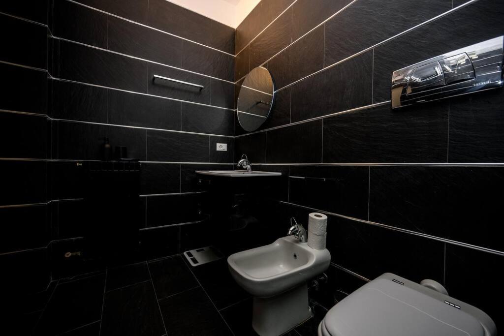 Wonderfull Two Floors Apartment Navigli Milão Exterior foto