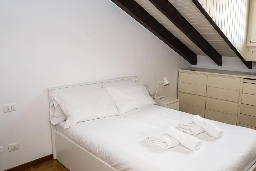 Wonderfull Two Floors Apartment Navigli Milão Exterior foto