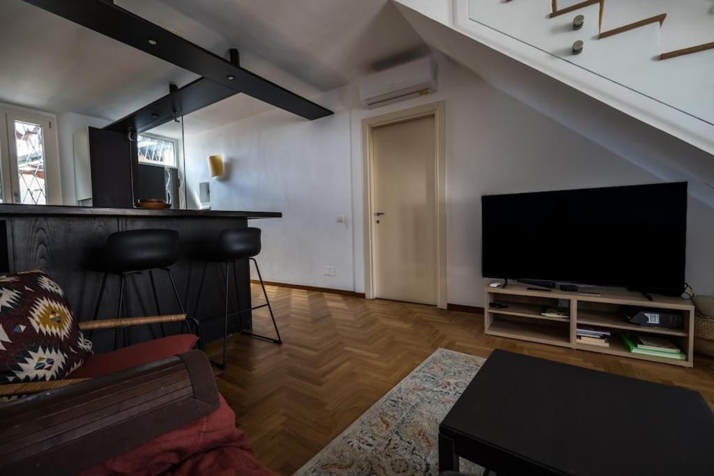 Wonderfull Two Floors Apartment Navigli Milão Exterior foto