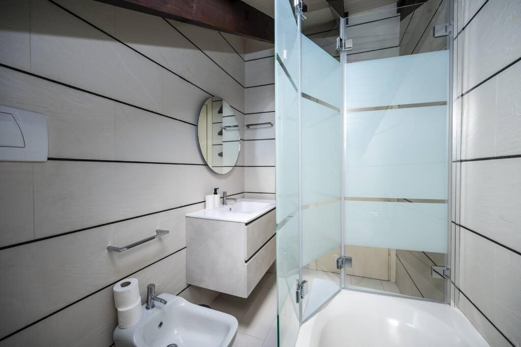 Wonderfull Two Floors Apartment Navigli Milão Exterior foto